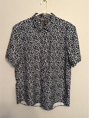 Micheal Kors Slim Fit Button Down Men’s XL